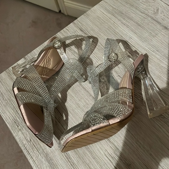 Zara shoes - Picture 2 of 3